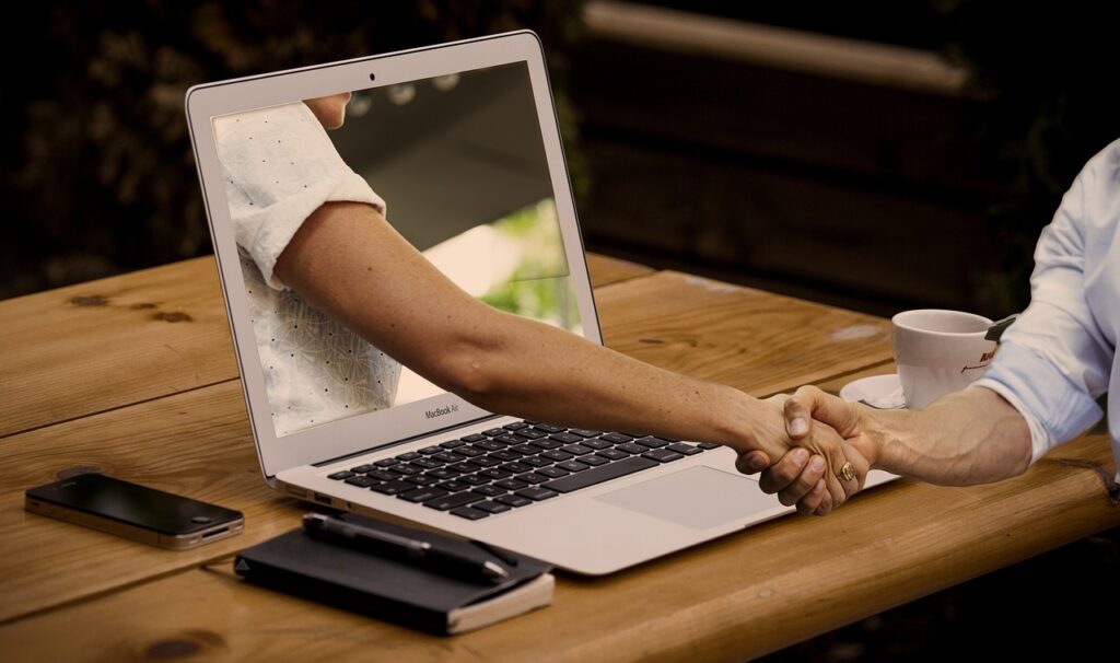 RHIT Gestion des Ressources Humaines externalisées. RHIT est l'homme dans l'ordinateur qui collabore avec le client, un patron d'entreprise